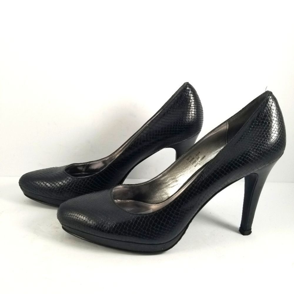 Calvin Klein Dolly Black Snakeskin Embossed Platform Pumps Heels Size 9.5M